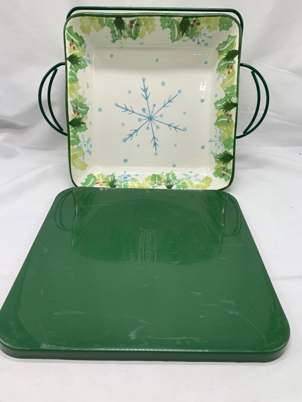 TEMPTATIONS 3 Piece Tara 9" baking dish Christmas Holly Snowflake Trivet Rack